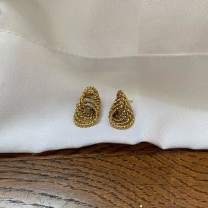 Gold knotted earrings